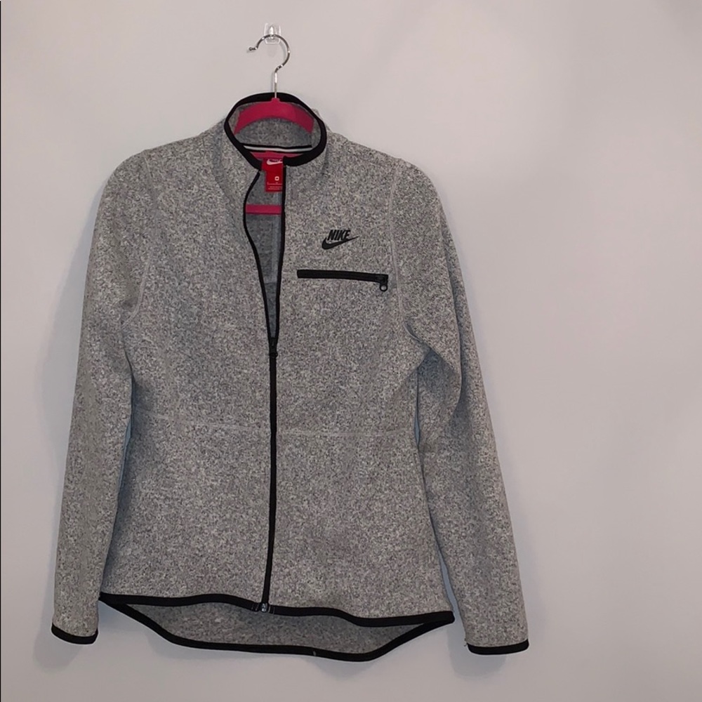 GREY NIKE SWEATSHIRT